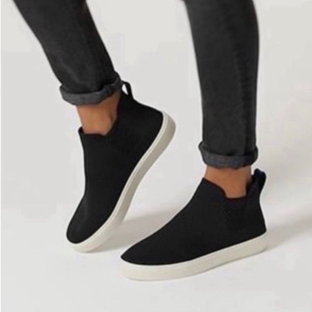 Rothy's‎ The Chelsea Boot Size 8.5 Pull On Casual Sneaker Knit Black Stretch